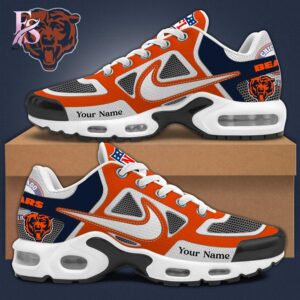 The Chicago Bears TN Air Max Shoes is designed to fit effortlessly into everyday style.