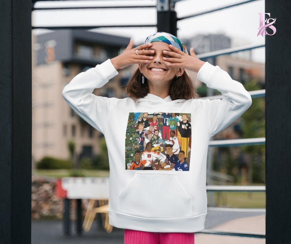 Christmas is practical and a hoodie fits every moment of winter. Christmas is practical and a hoodie fits every moment of winter.