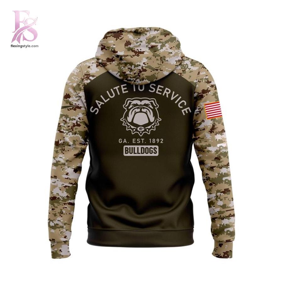 The Georgia Bulldogs Salute To Service Hoodie is designed to fit effortlessly into everyday style.
