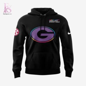 The Georgia Football Crucial Catch Hoodie is designed to fit effortlessly into everyday style.