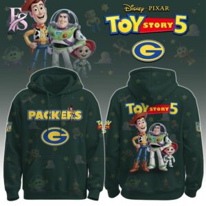 The Green Bay Packers Toy Story Hoodie offers a balanced mix of style and versatility.