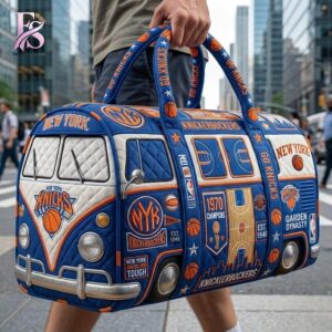 Detailed product image of New York Knicks Quilted Duffle Bag 2 with eye-catching style and smooth finish.