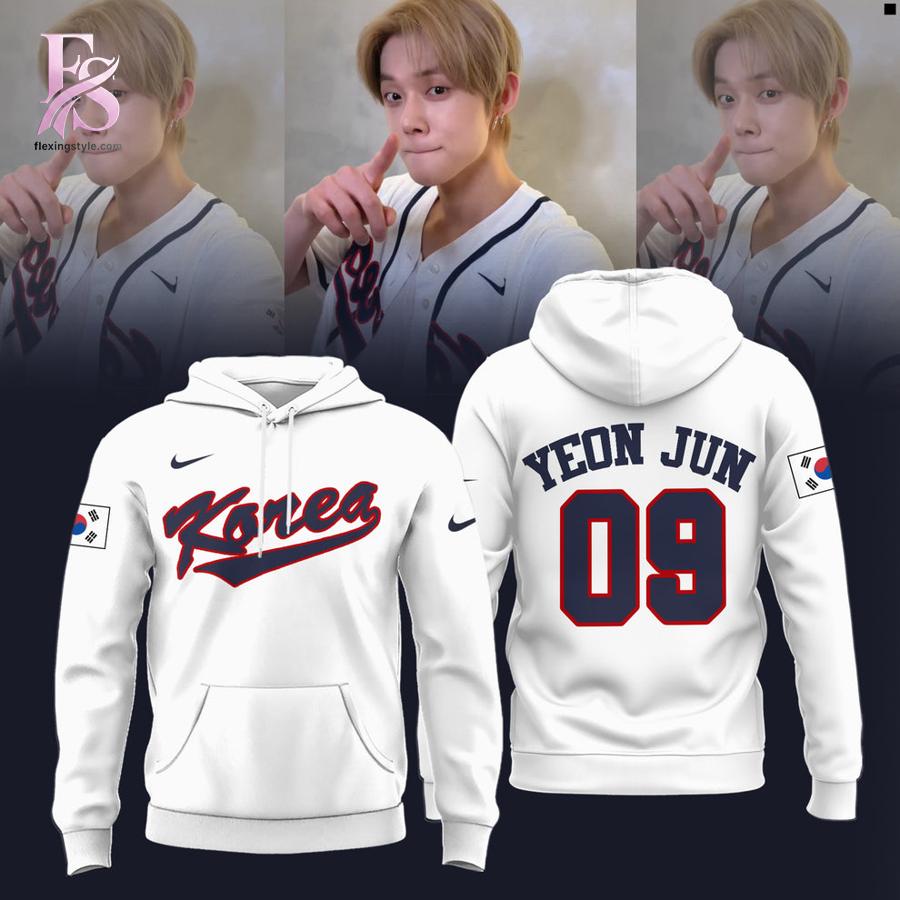 Trendy outfit showcased in Yeon Jun Korea Baseball 2026 World Hoodie 1, combining contemporary fashion style with premium materials for a standout appearance.